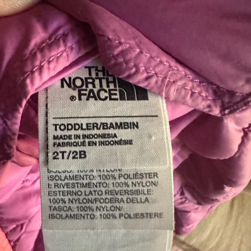 The North Face Thermoball Jacket reversible 2t - Picture 3 of 4
